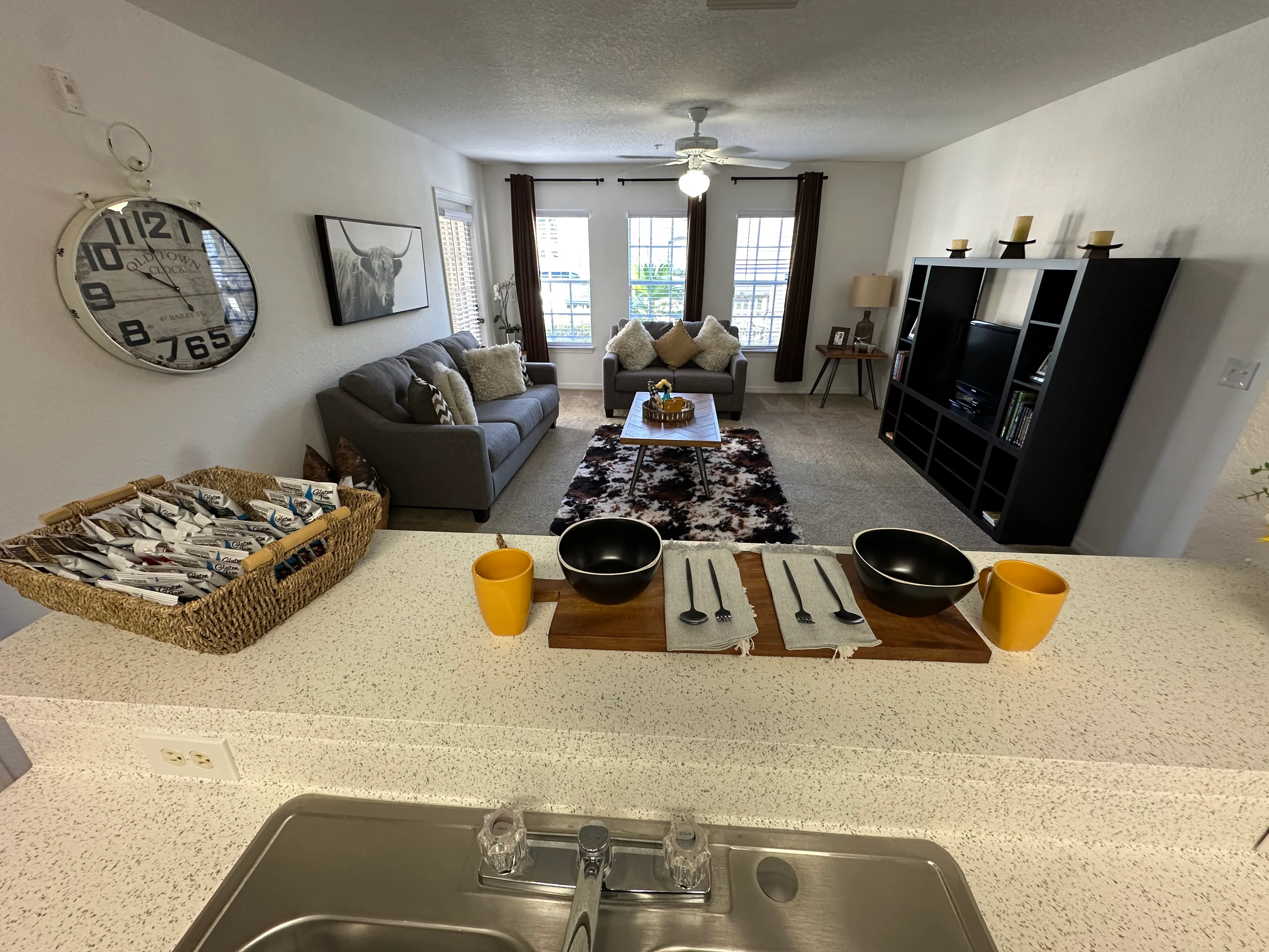Ridgepointe one-bedroom kitchen and living area