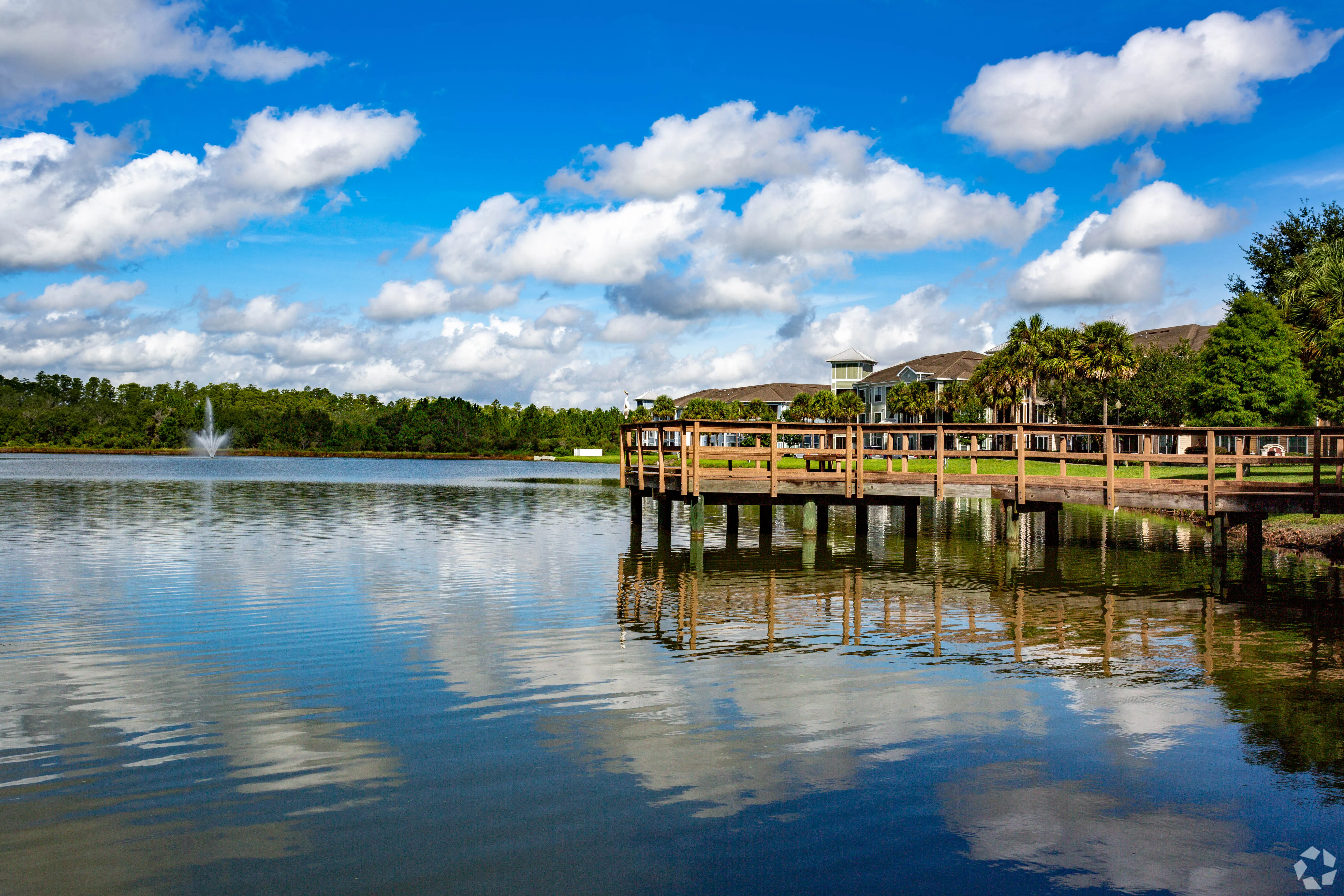 Ridgepointe lake and fountain at Cagan Crossings